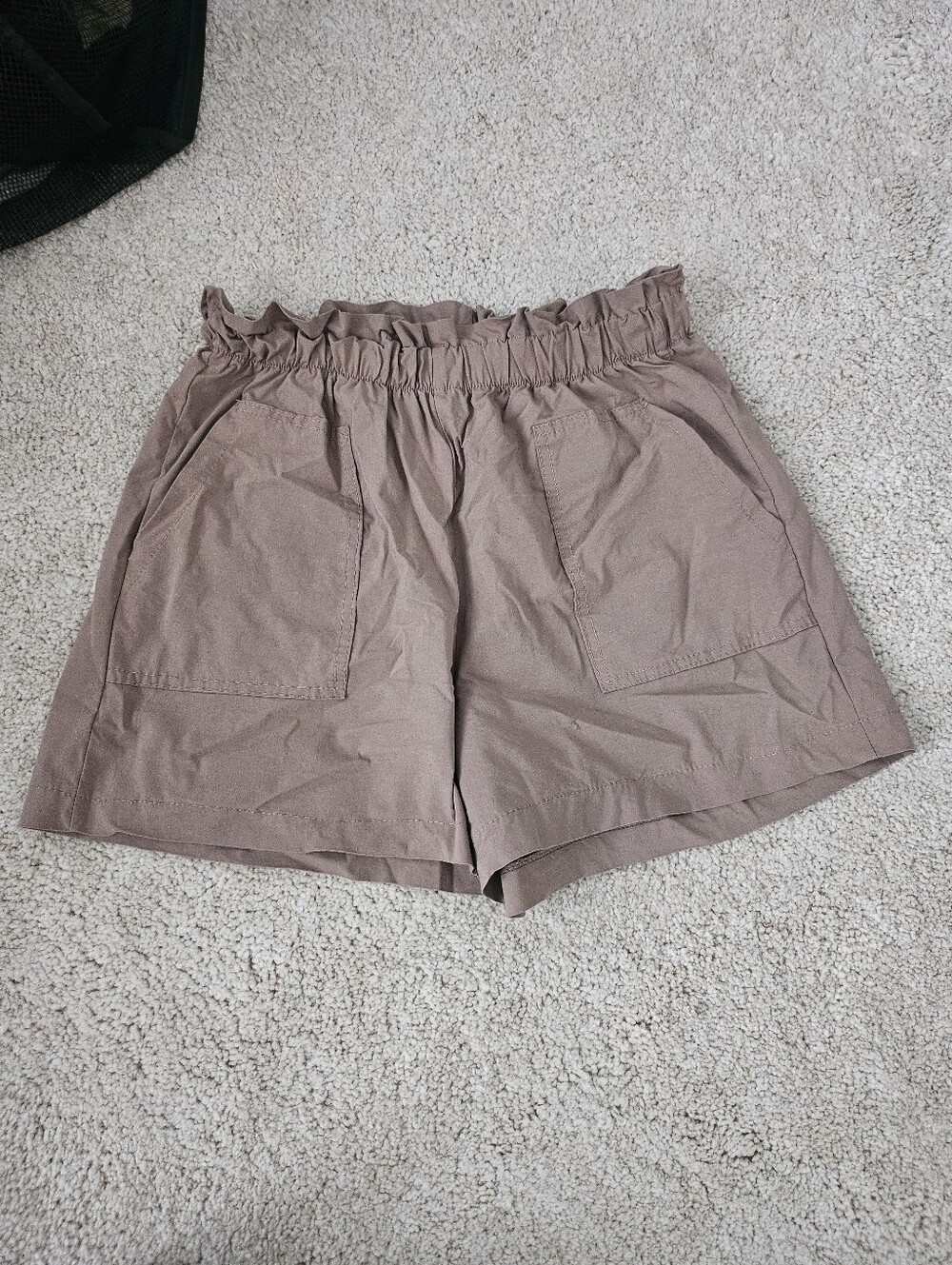 Casual Elastic-Waist Women’s Shorts in Taupe